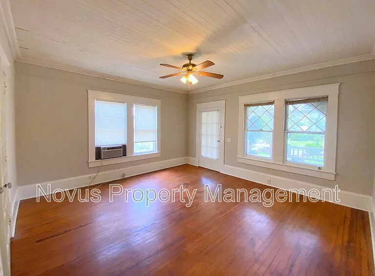 319 College St #A — Photo 4