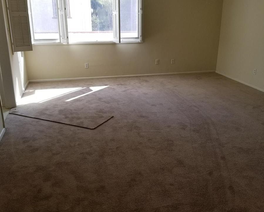 2nd image of 3919 Prospect Ave