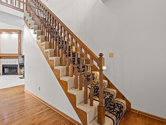 4th image of 108 S Tremont St