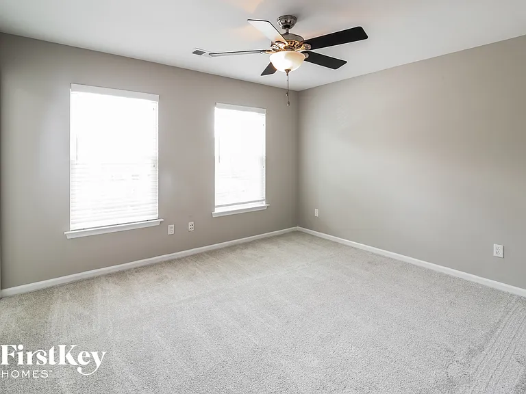 420 Gianna Ln — Photo 10