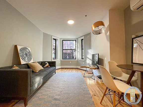 4th image of 405 Franklin Ave #1