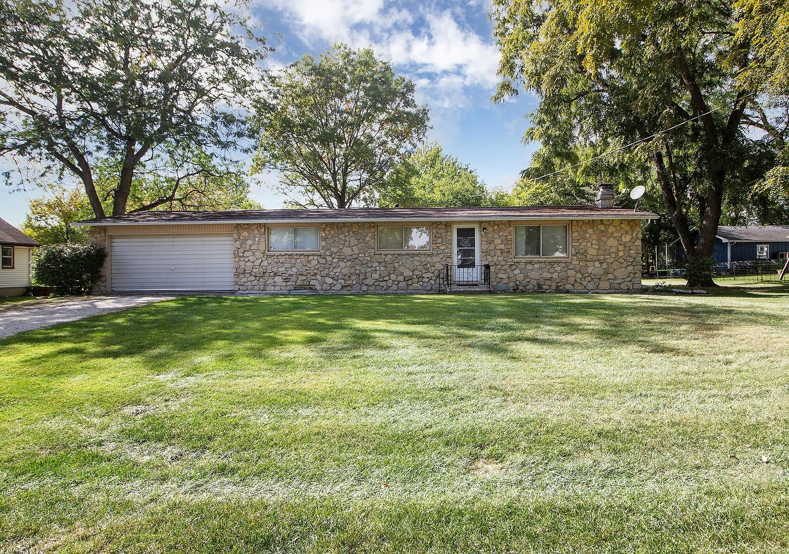 187 Park St, Chebanse, IL 60922 Zillow