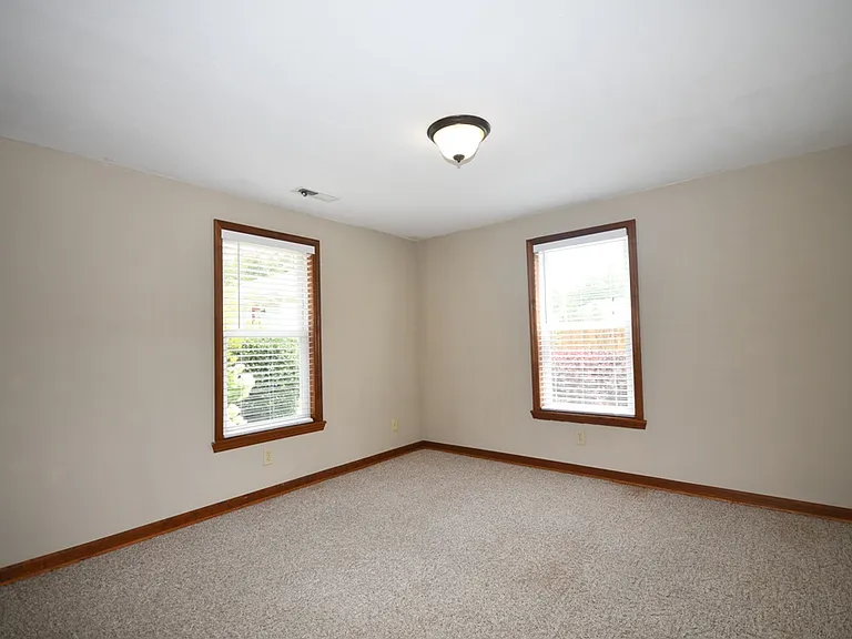 8513 Igou Gap Rd — Photo 12