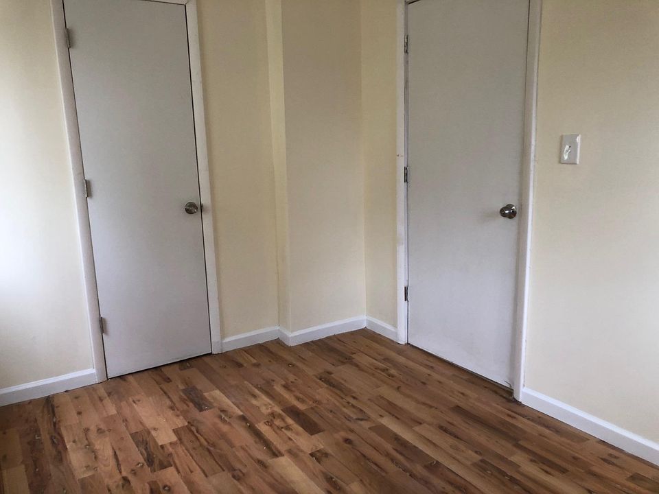 1st image of 143 Isabella Ave Floor 3
