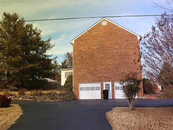 4th image of 4795 Chippenham Dr