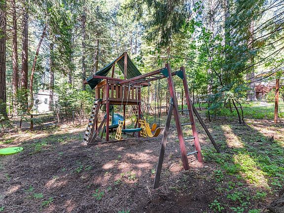 4th image of 2614 Black Oak Dr