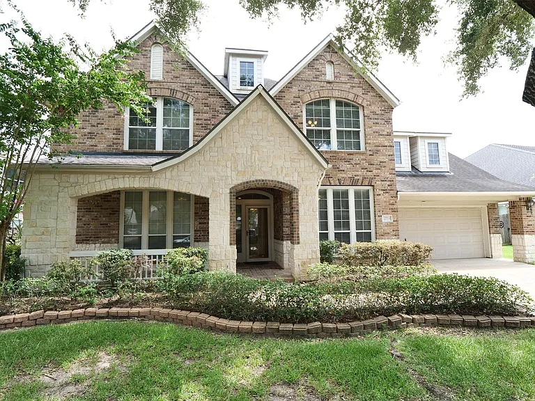22719 Sierra Lake Ct — Photo 1