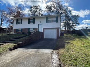 162 Iroquois Trl, Ona, WV 25545