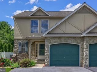 19 Eagle Dr, Ephrata, PA 17522