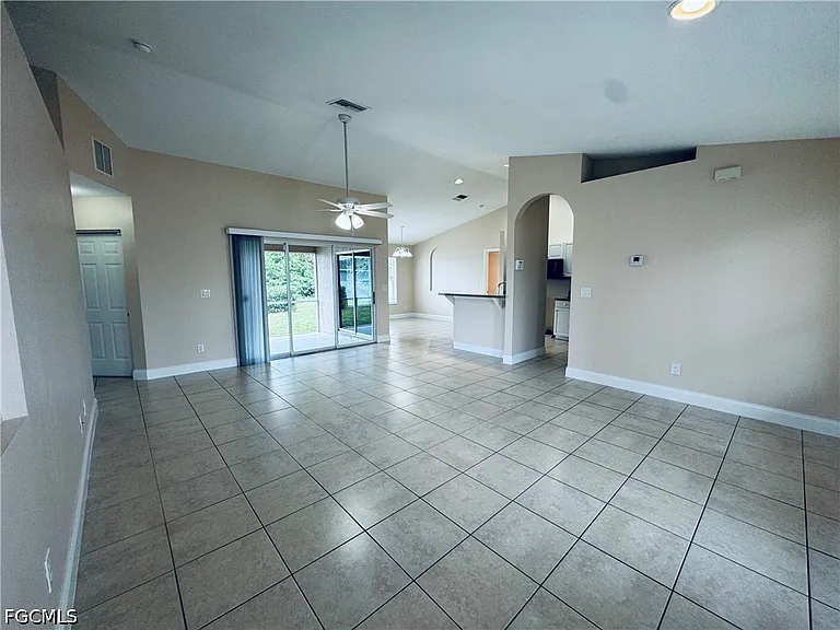1140 NW 1st Ave — Photo 9