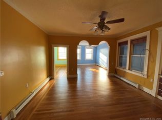 377 Bank St, New London, CT 06320