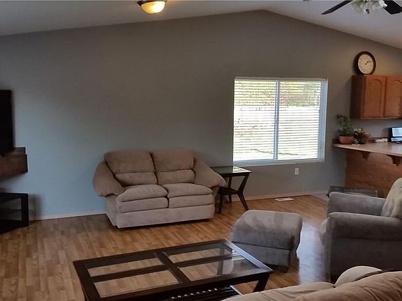 4th image of 410 Leber St NE