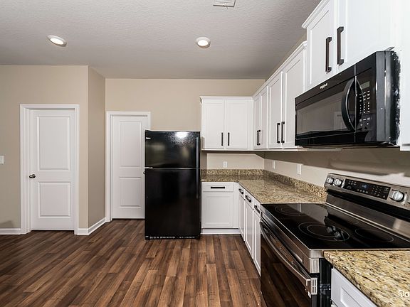 2nd image of 355 Farmhouse Ln