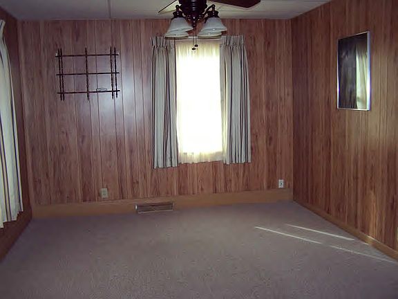 2nd image of 32 Pennsylvania Ave