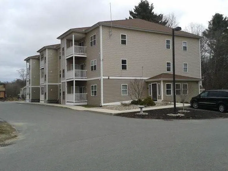 Fahey Place Apartments — Photo 13