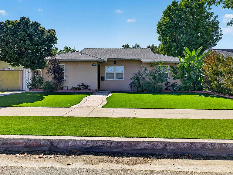 8007 Louise Ave — Photo 2