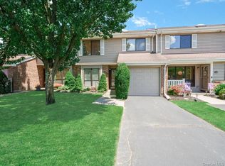 181 N Ln, Smithtown, NY 11787