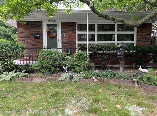 7 Norwood Ct, Staten Island, NY 10304