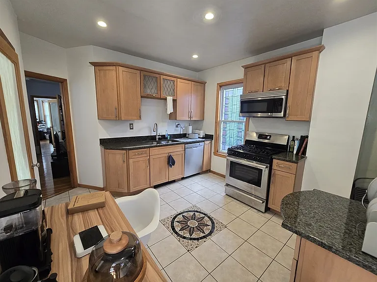 28 Bardwell St #1 — Photo 13