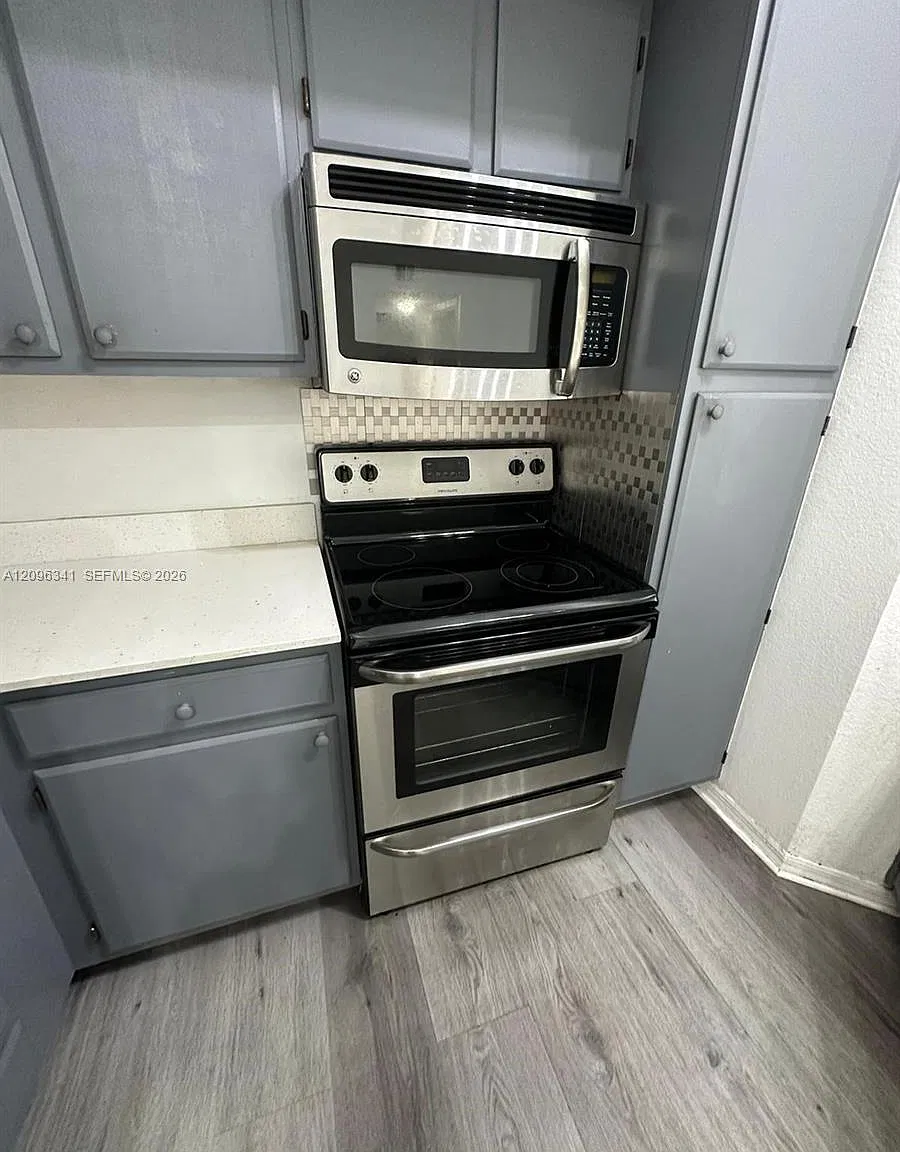 Coral Key Condo — Photo 2