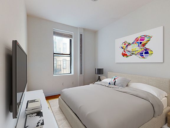 2nd image of 307 E 77th St APT 4F