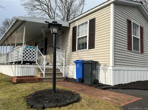 16 Grandview Circle, Mansfield, CT 06268