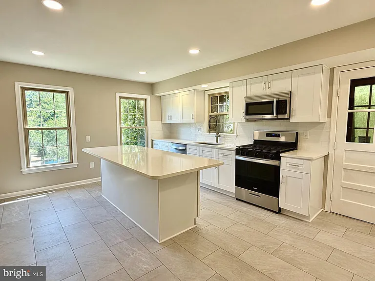 9106 Jones Mill Rd — Photo 6