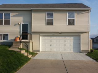 15429 Willit St, Bennington, NE 68007