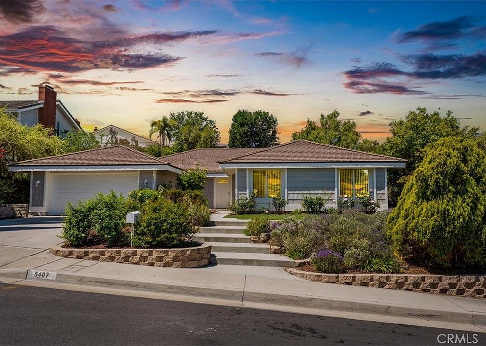 1st image of 5407 E Willowick Dr