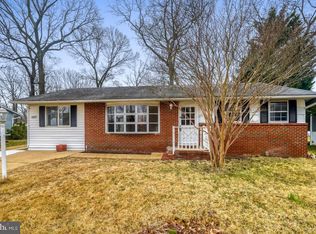 669 Cedar Dr, Pasadena, MD 21122