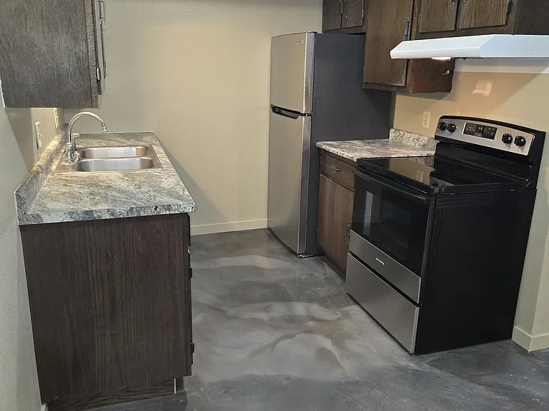 1118 Tiffany Pl — Photo 4