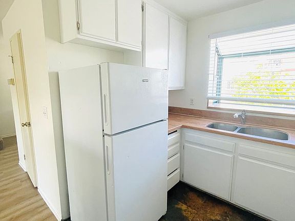 3rd image of 875 S B St