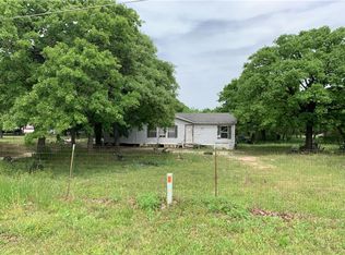 136 Shady Dr, Elgin, TX 78621