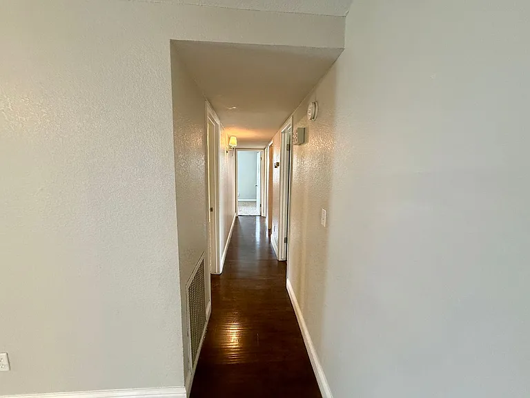 1405 Fransen Ln — Photo 17