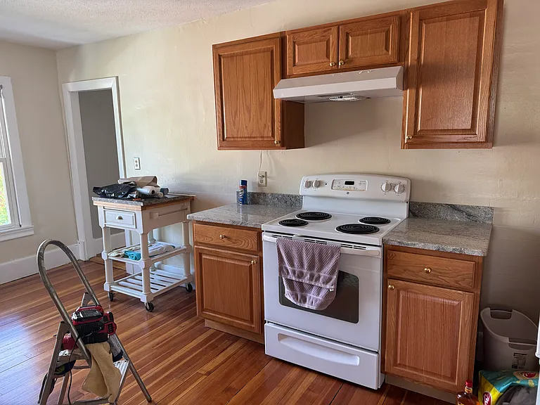 251 Winsor St #L — Photo 5