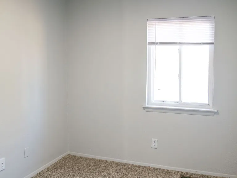 Aden Park Apartments — Photo 16