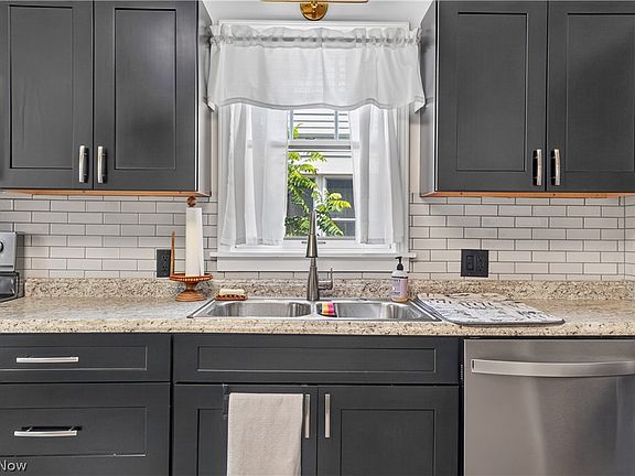 5th image of 515 Myrtle Ave