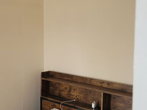 4th image of 325 36th St #3