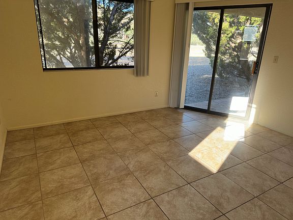 5th image of 4005 E Valley Ln APT 1