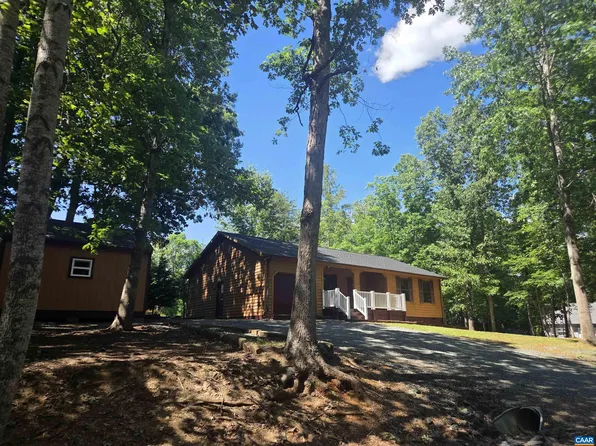 2 Ashton Rd, Palmyra, VA 22963