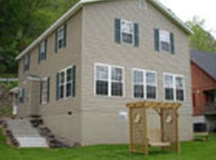 108 Cliff Island Dr, Hinton, WV 25951