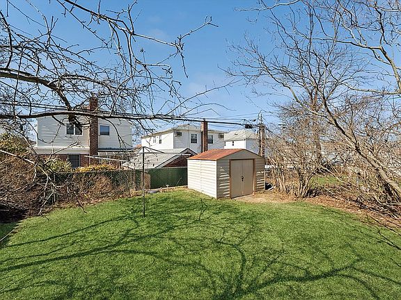 5th image of 6912 Cloverdale Blvd