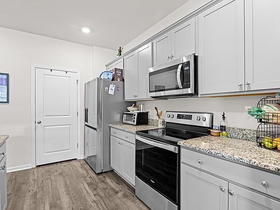 3rd image of 1216 Sennema Circle