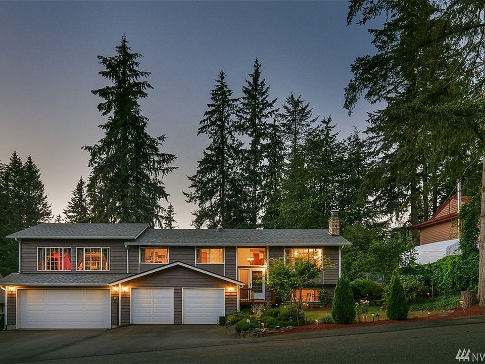 Gorgeous and move in ready. Completely updated from top to bottom. 