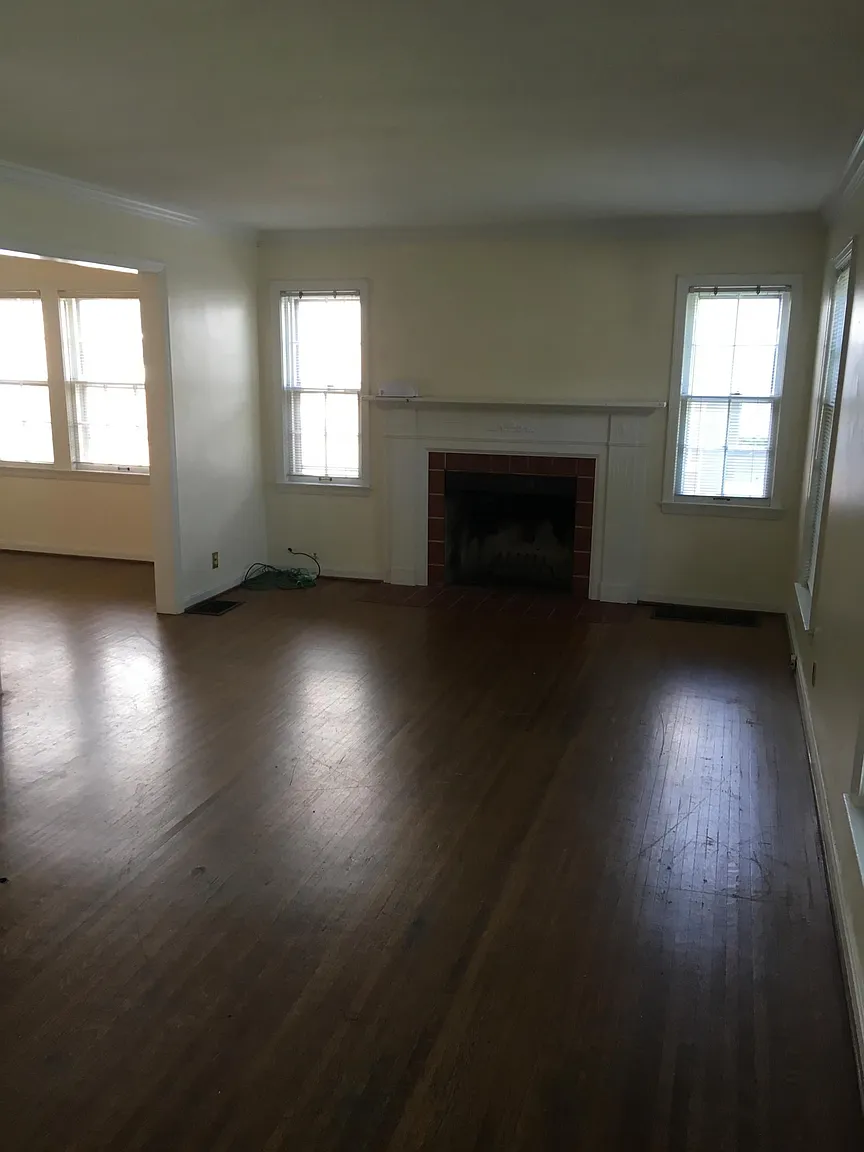 847 W 44th St photo 1