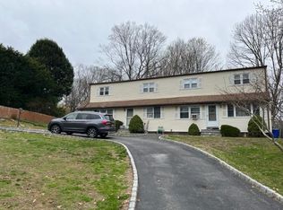 131 Arnold Pl, Thornwood, NY 10594