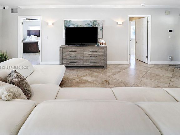 5th image of 2031 NE 14th Ct #2031