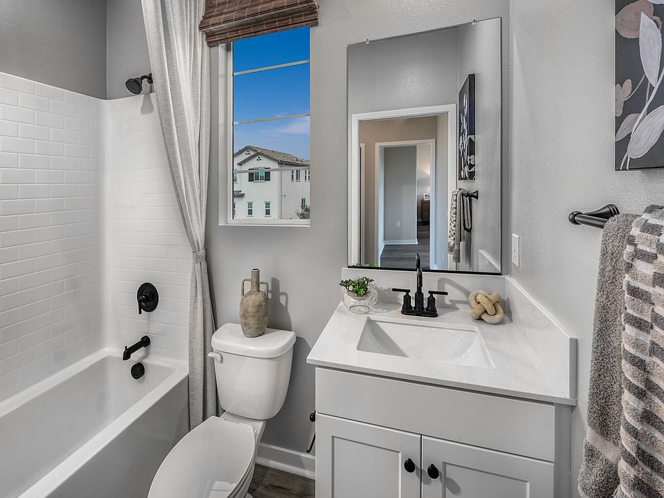 SCA_Cabrilla-at-Ponte-Vista-II_2337_Bathroom2_1498-W-Longview-Lane_Model