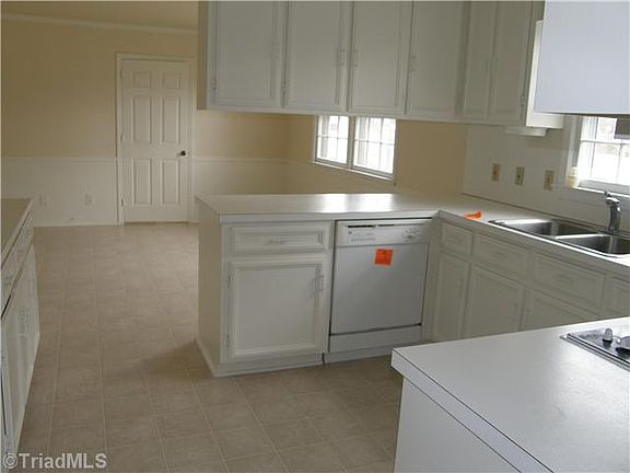 5th image of 6704 Buxton Ct