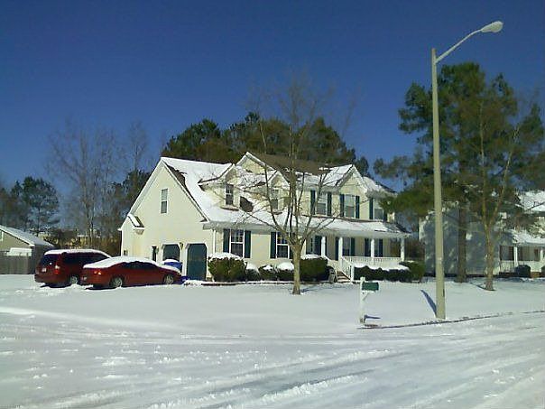 Drive & Front Lot view
